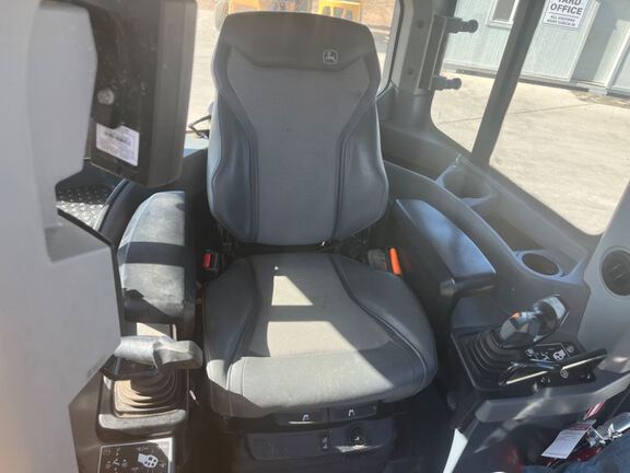 2023 John Deere 850L