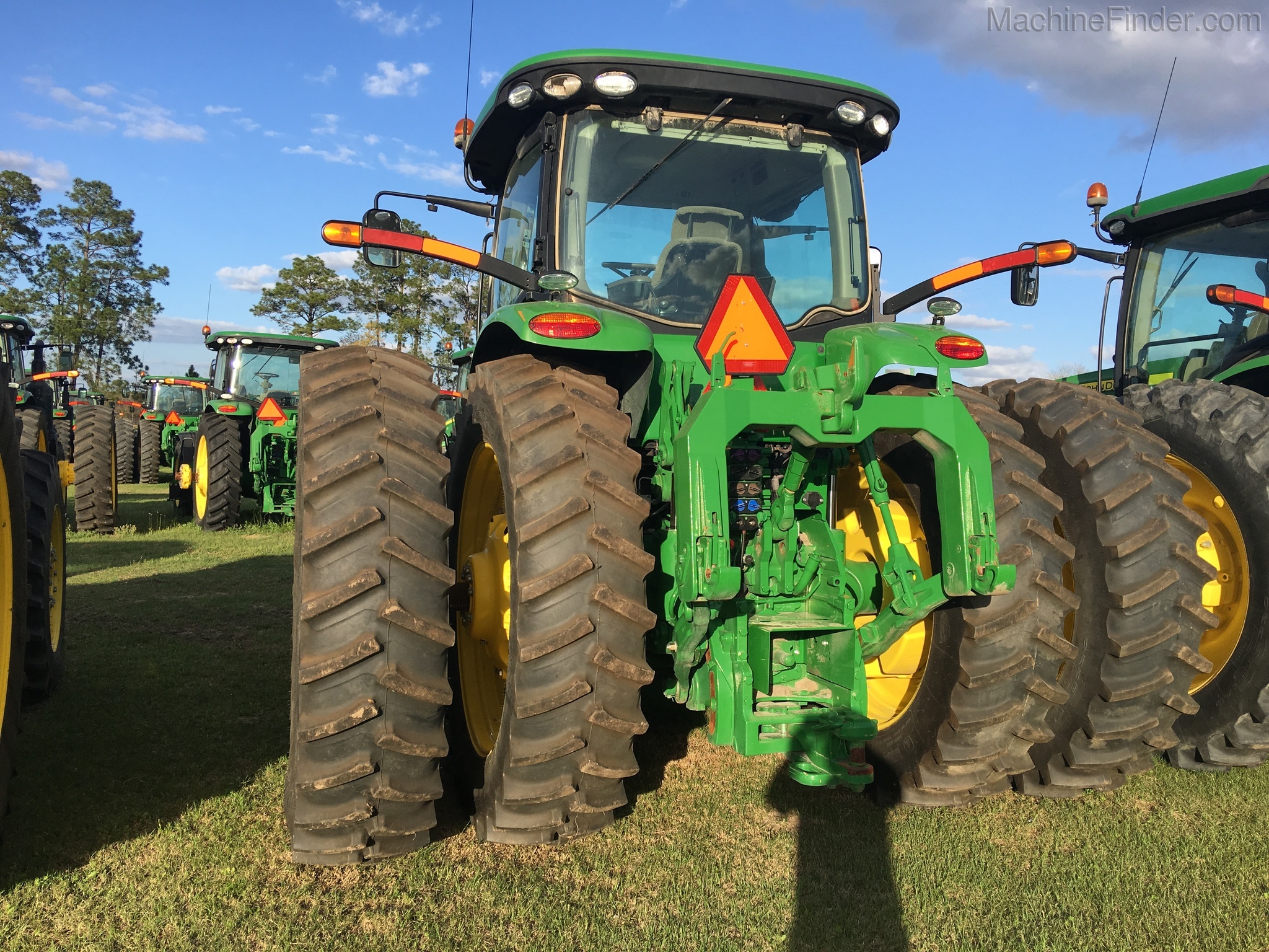 2016 John Deere 8370R Image 5