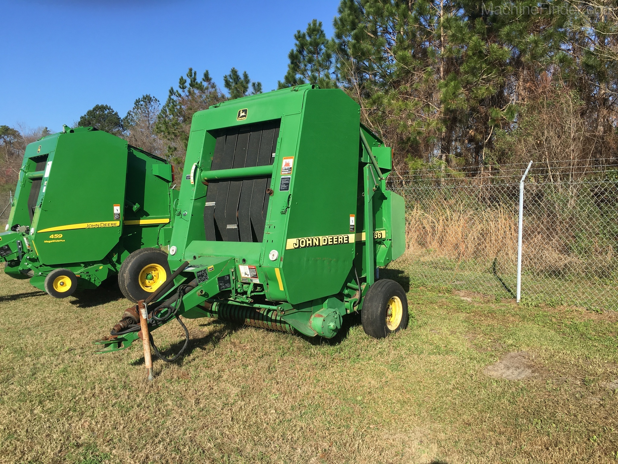 2000 John Deere 466 Image 1