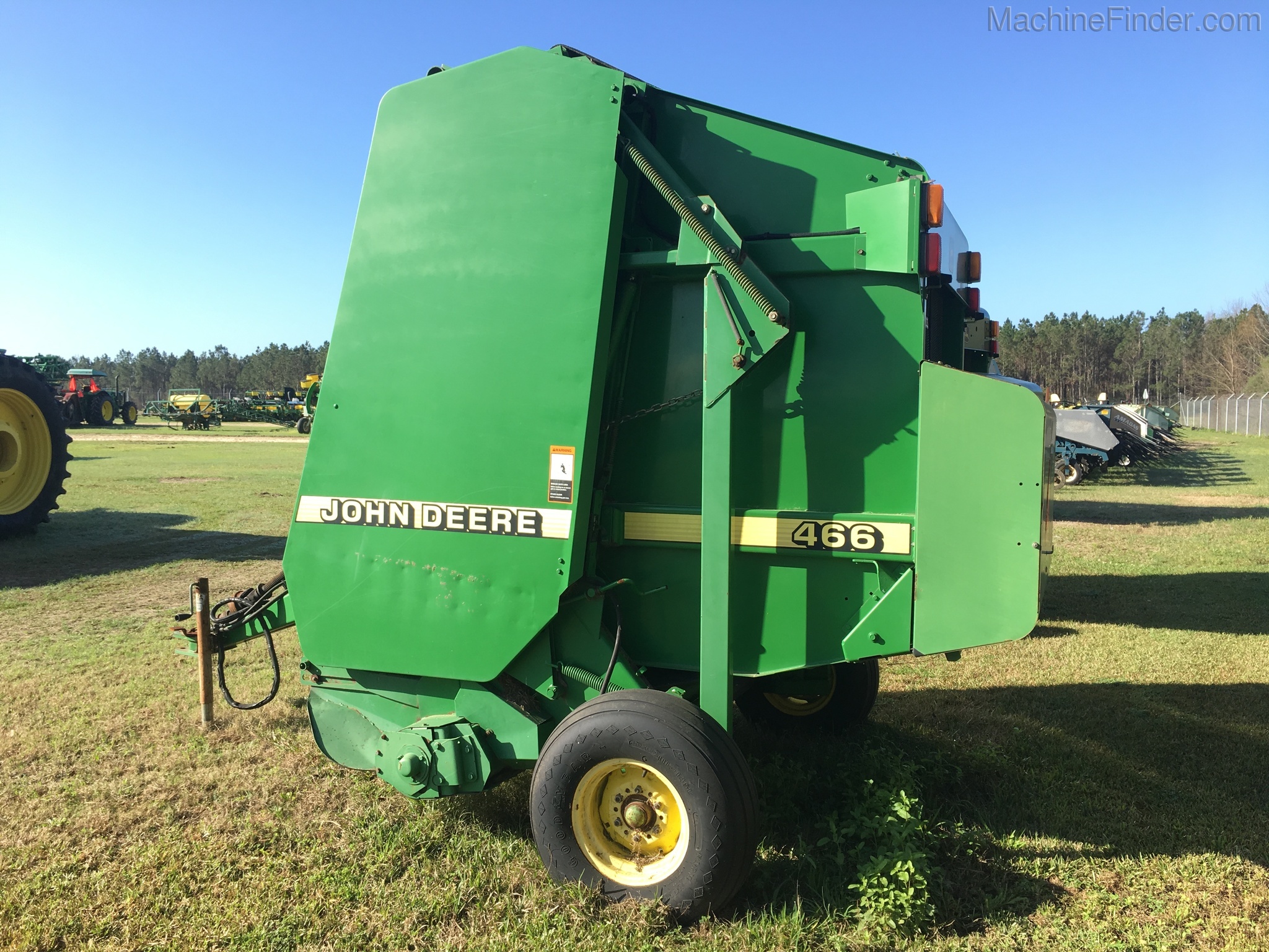 2000 John Deere 466 Image 2