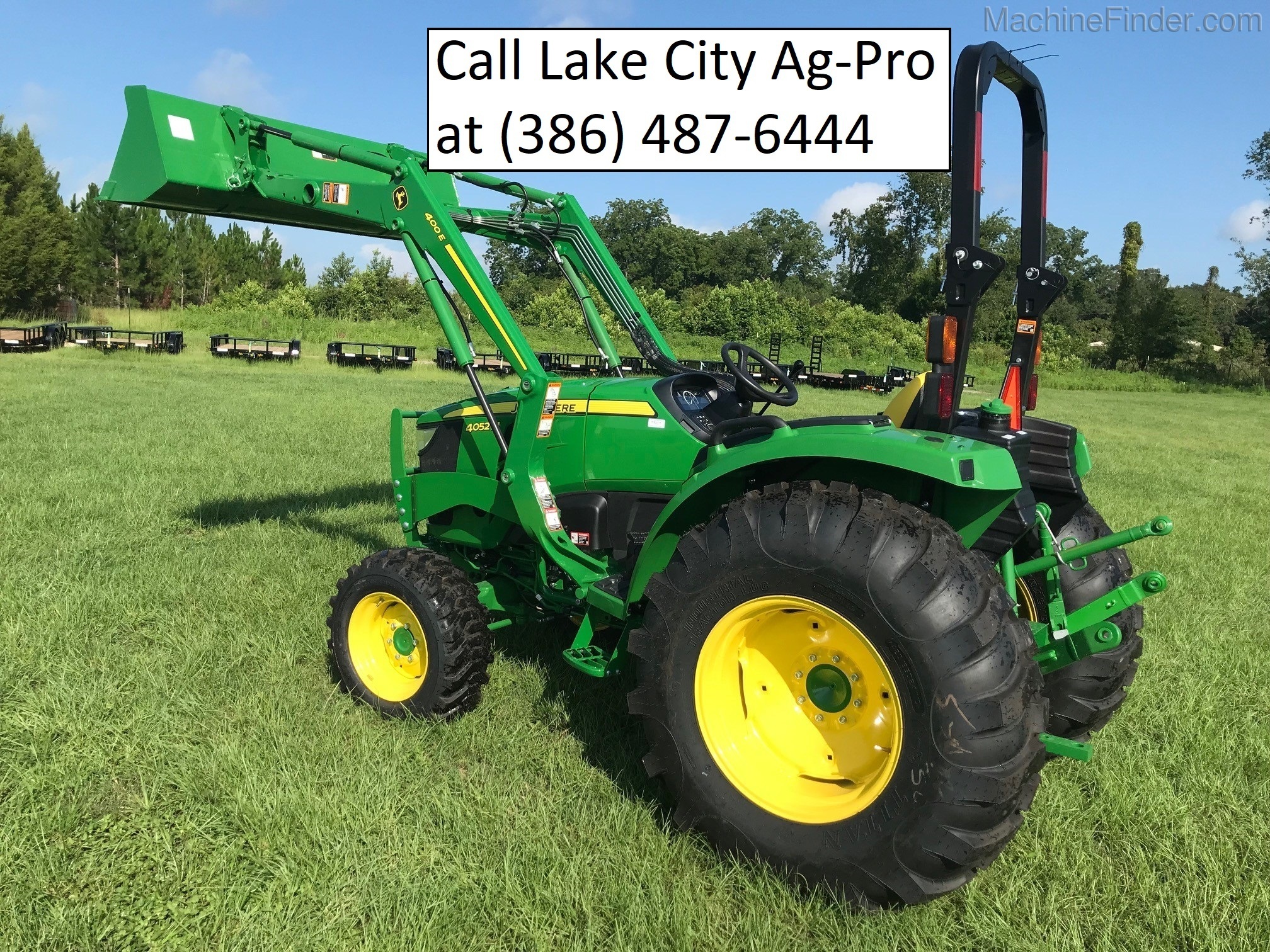 2020 John Deere 4052M Image 5