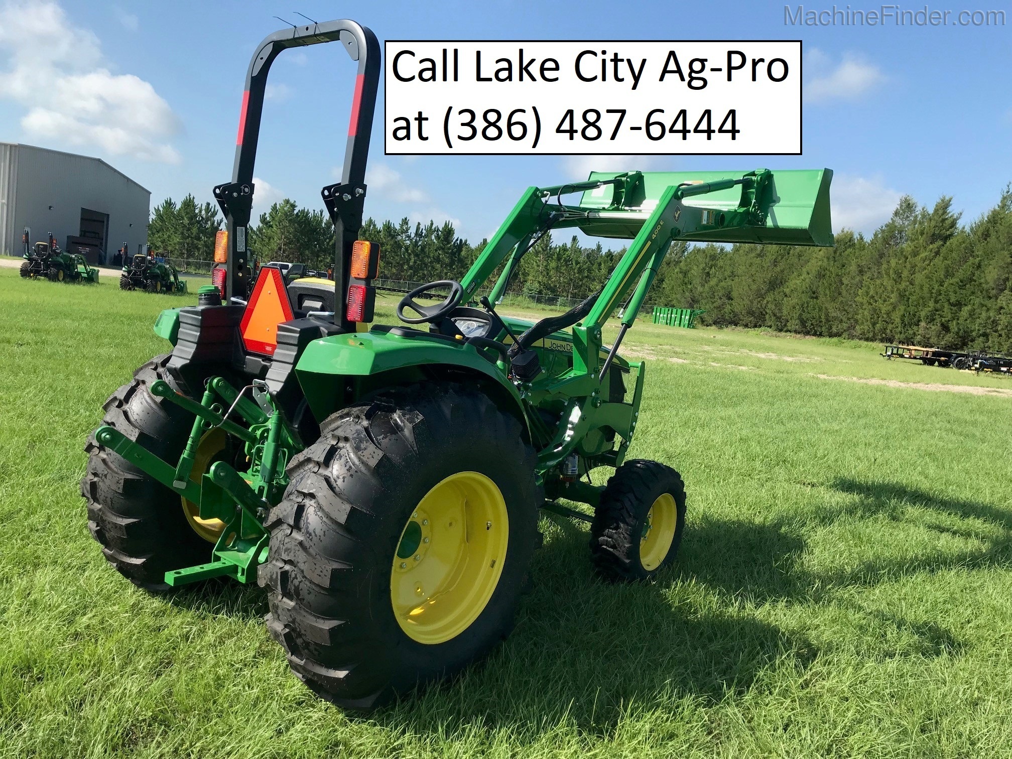 2020 John Deere 4052M Image 4