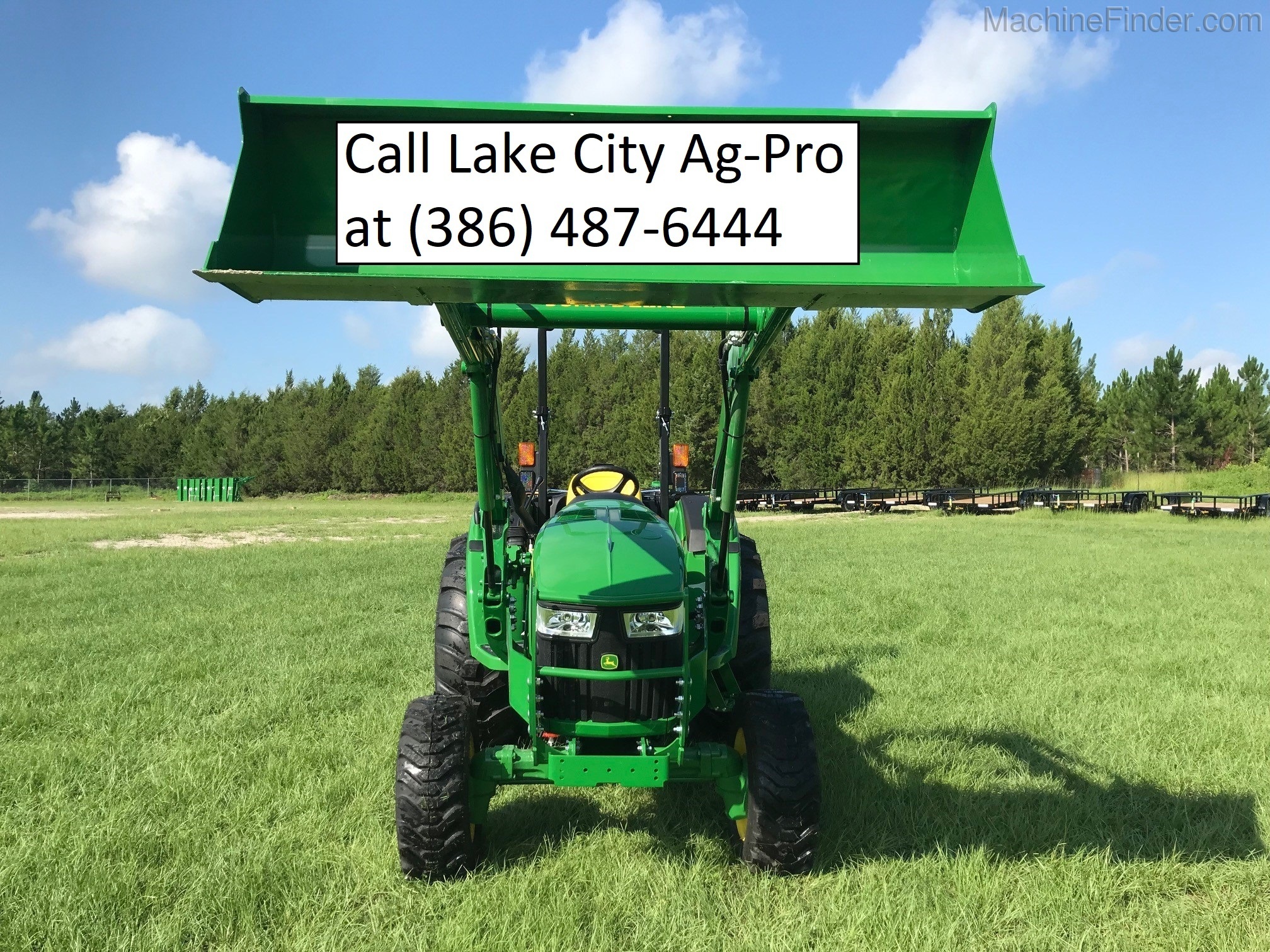 2020 John Deere 4052M Image 6