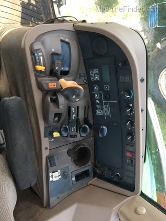 2003 John Deere 7820 Image 9