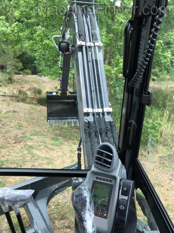 2020 John Deere 60G Image 7