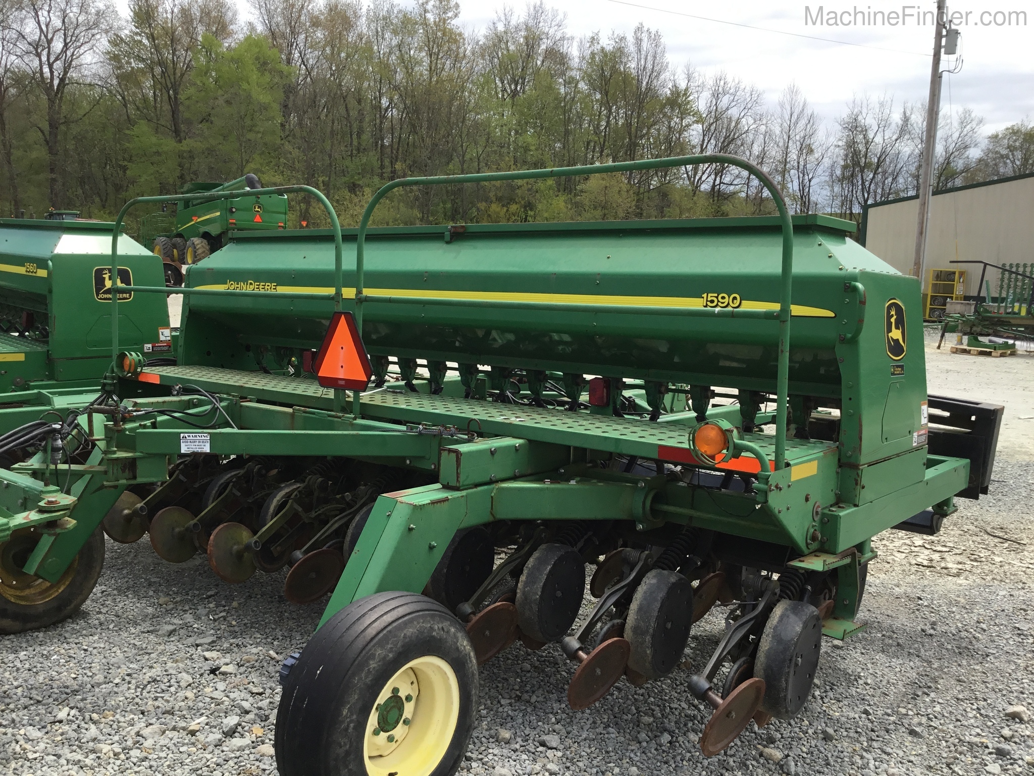 2003 John Deere 1590 Image 9