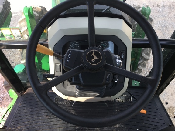 2017 John Deere 5085E Image 9