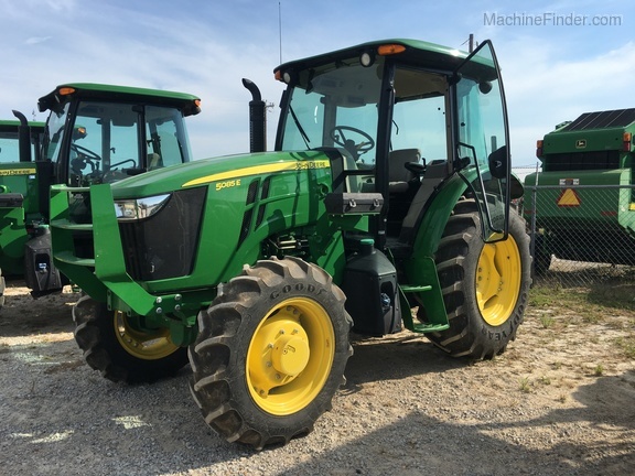 2017 John Deere 5085E Image 1