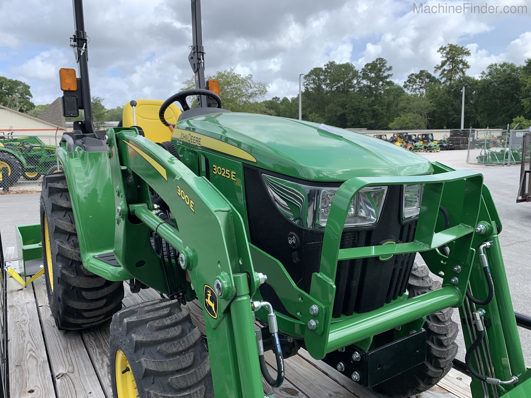 2020 John Deere 3025E Image 3