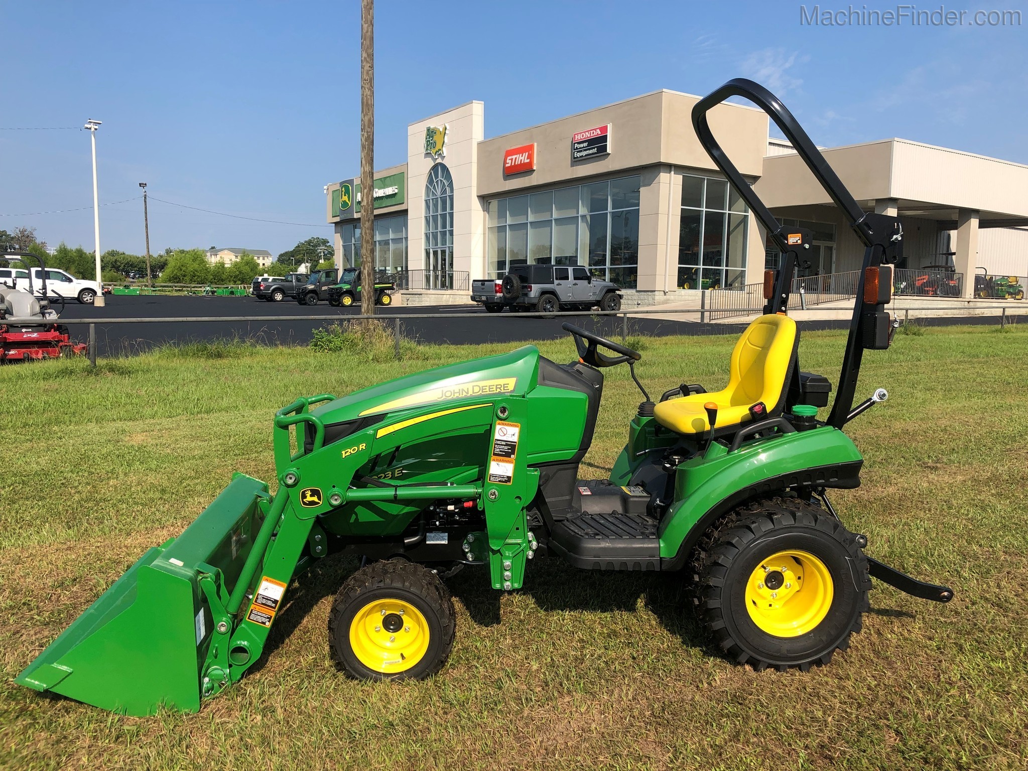 2020 John Deere 1023E Image 7