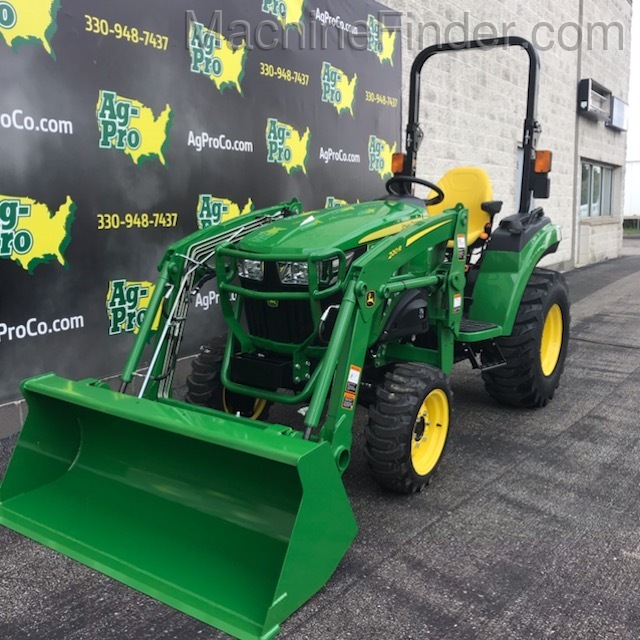 2020 John Deere 2032R Image 2