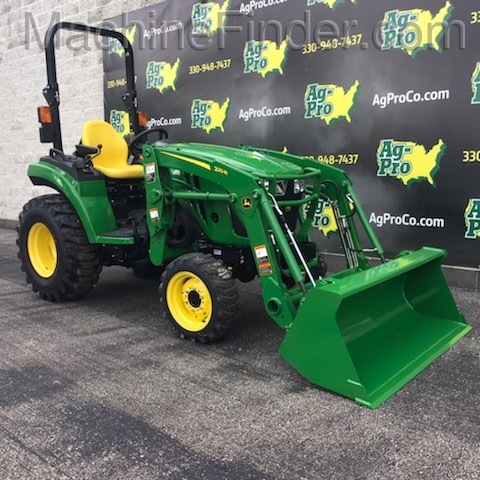 2020 John Deere 2032R Image 4