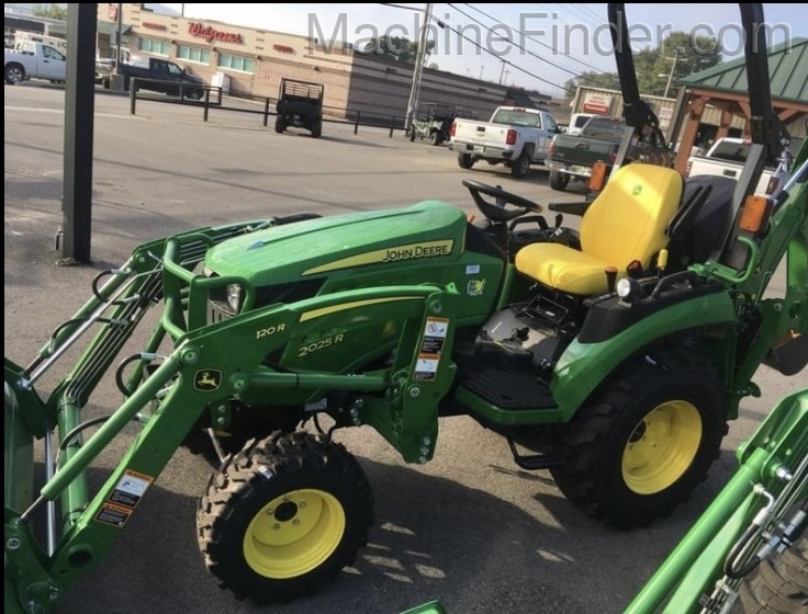 2020 John Deere 2025R Image 3