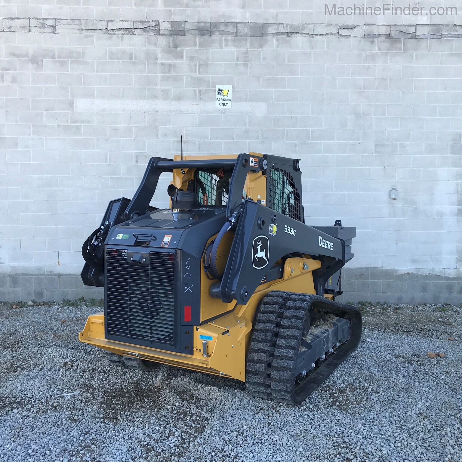 2020 John Deere 333G Image 8