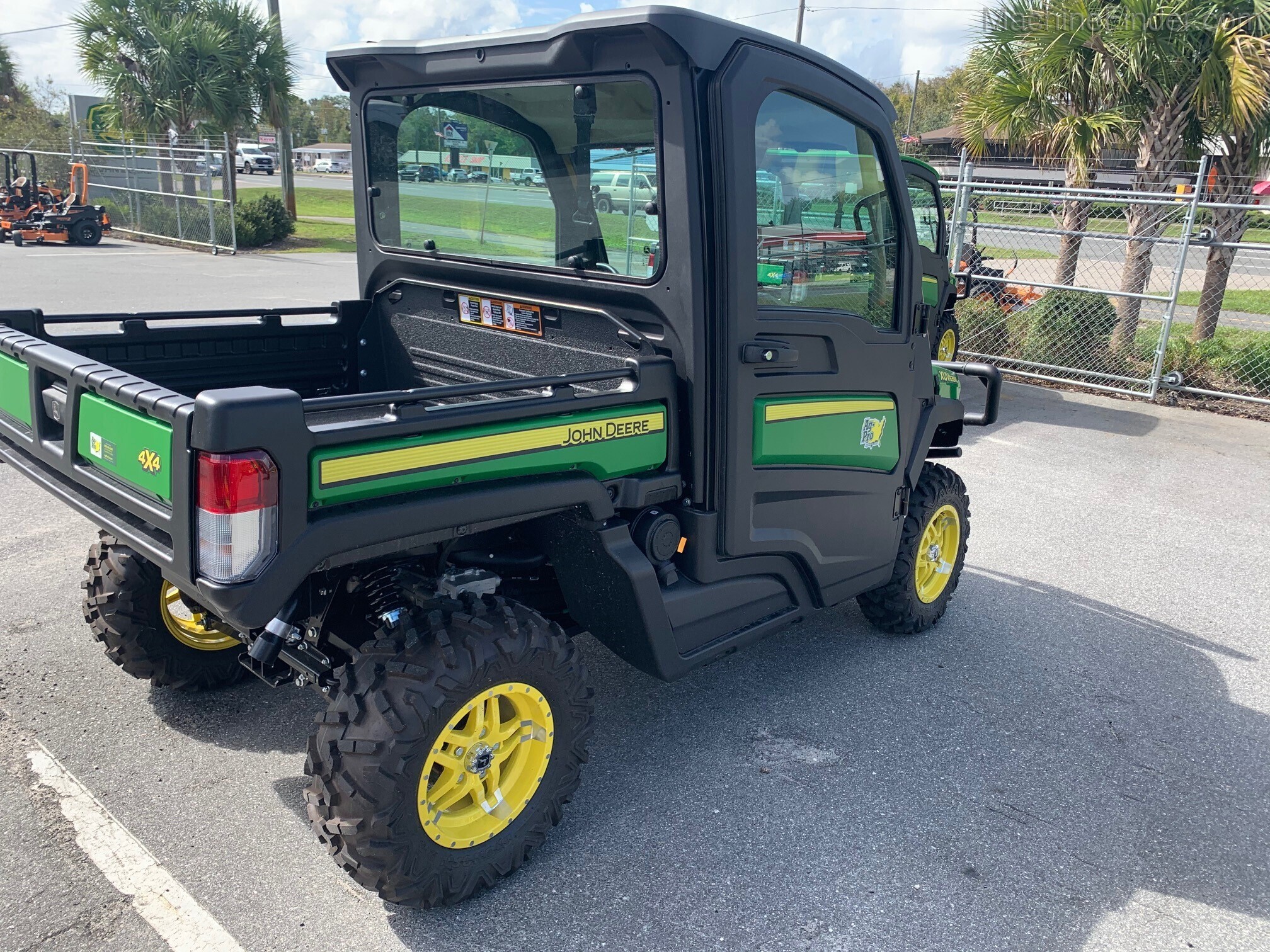 2020 John Deere XUV835M HVAC Image 4