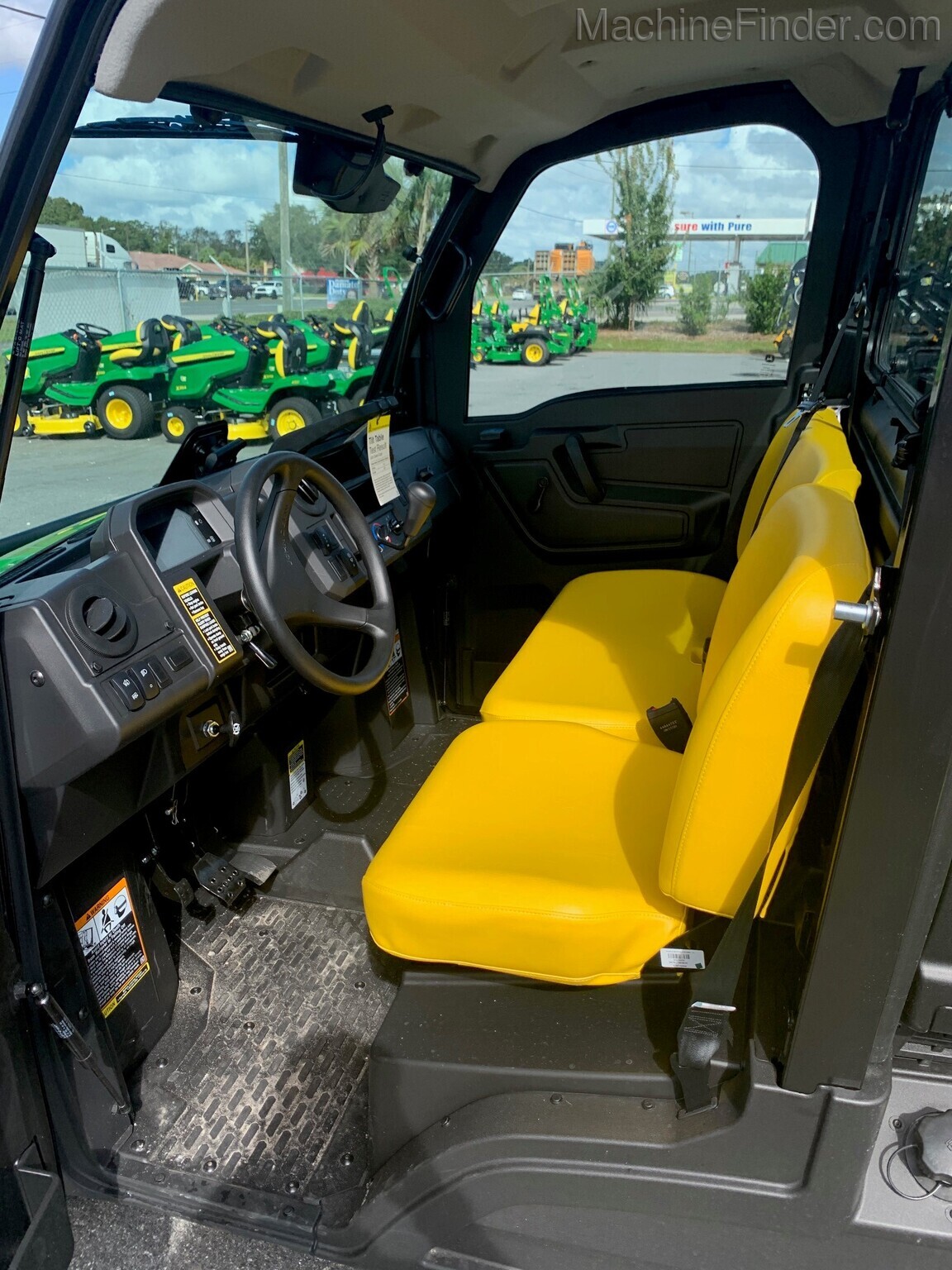 2020 John Deere XUV835M HVAC Image 8
