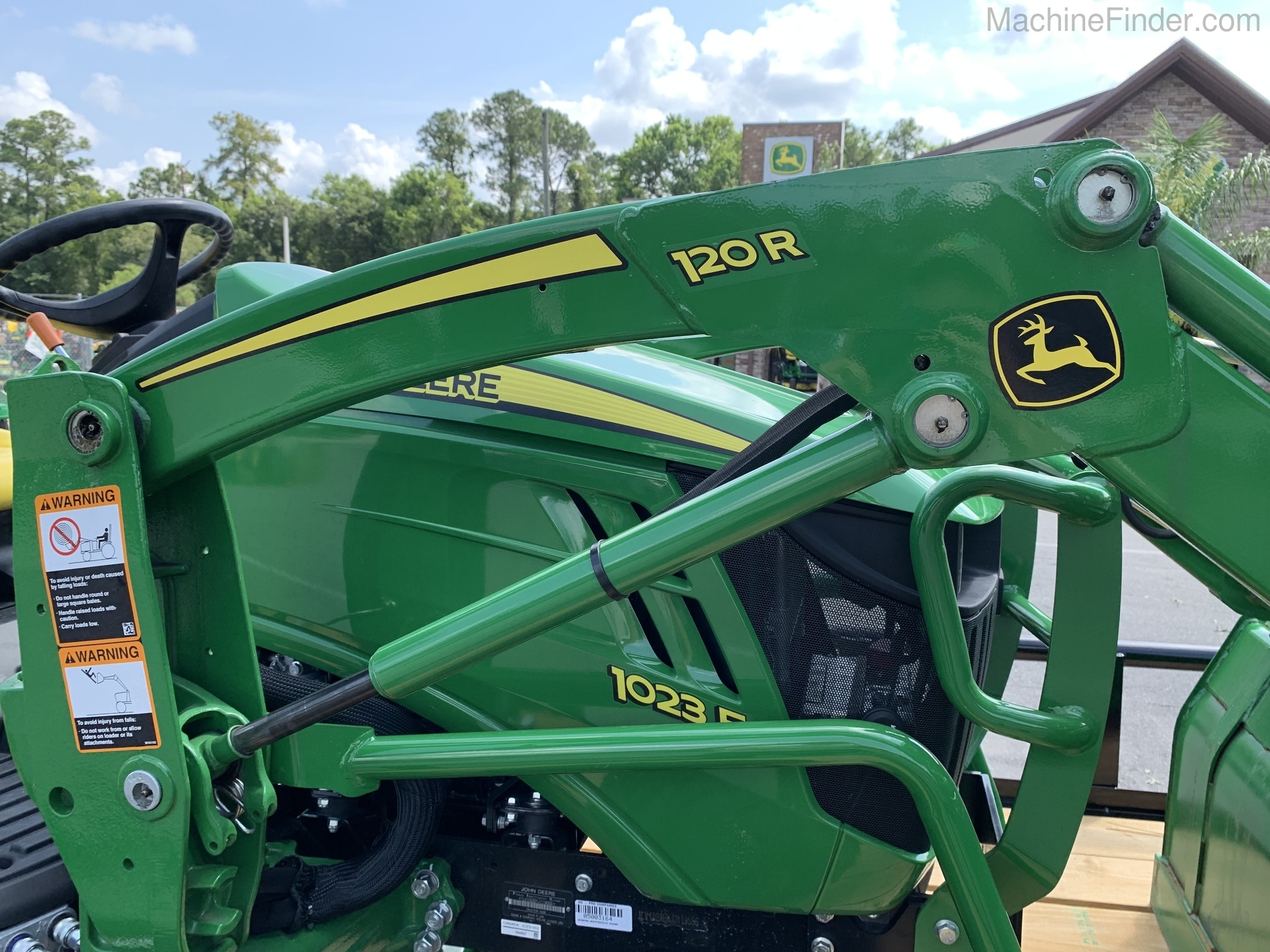 2020 John Deere 1023E Image 6