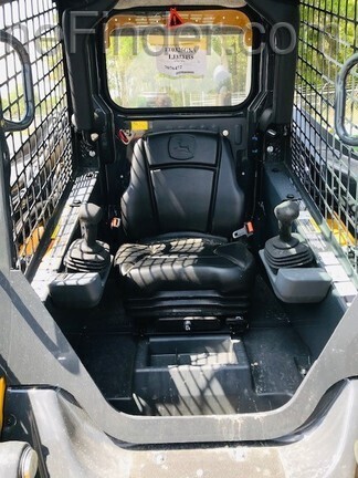 2020 John Deere 325G Image 4