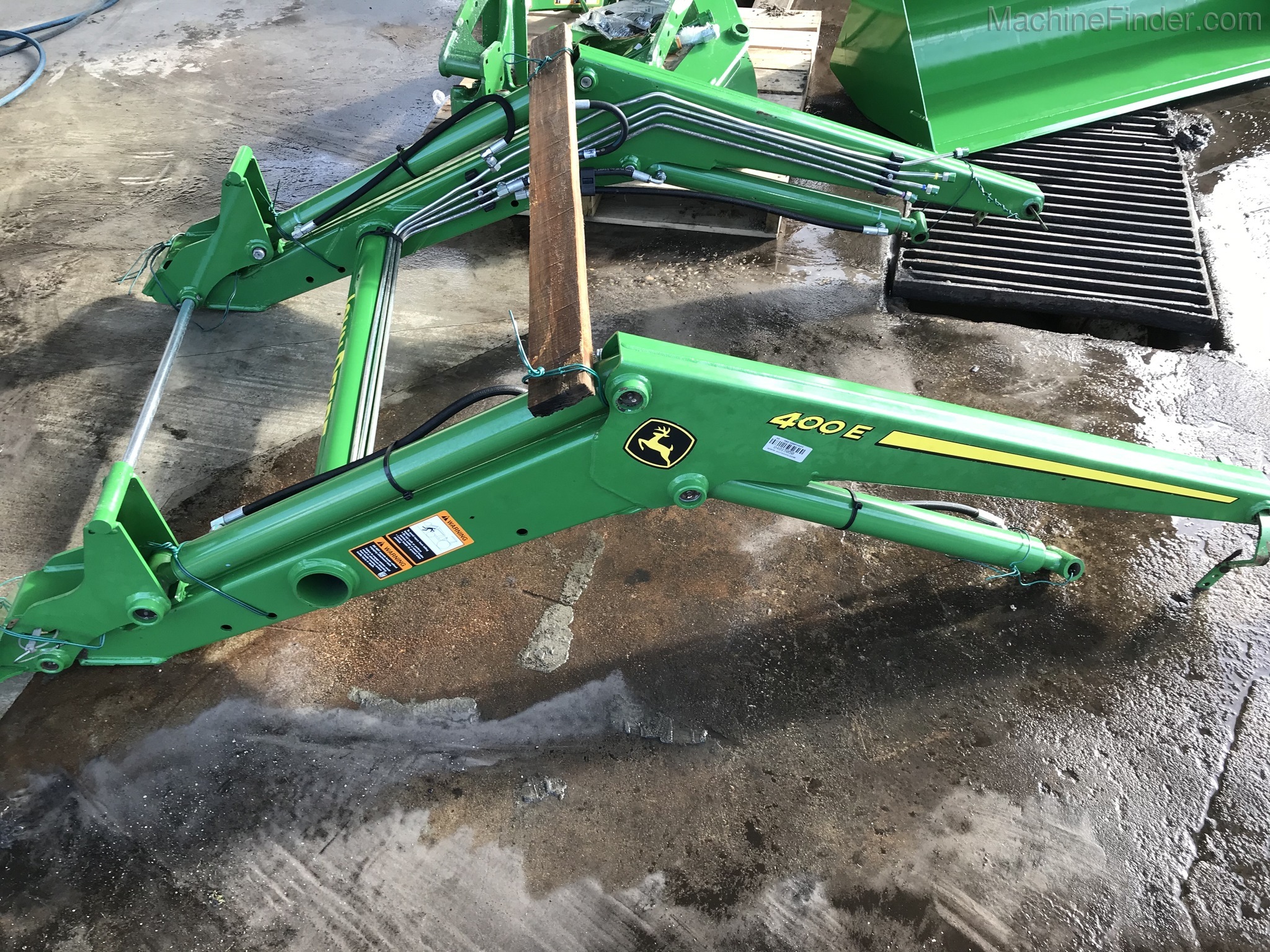 2018 John Deere 400E Image 1