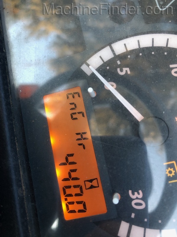 2017 John Deere 4044M Image 6