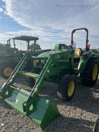 2015 John Deere 4052M Image 2