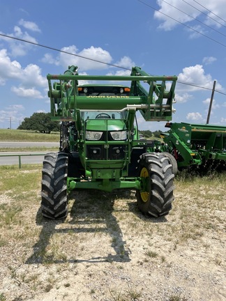 2015 John Deere 6105M Image 2