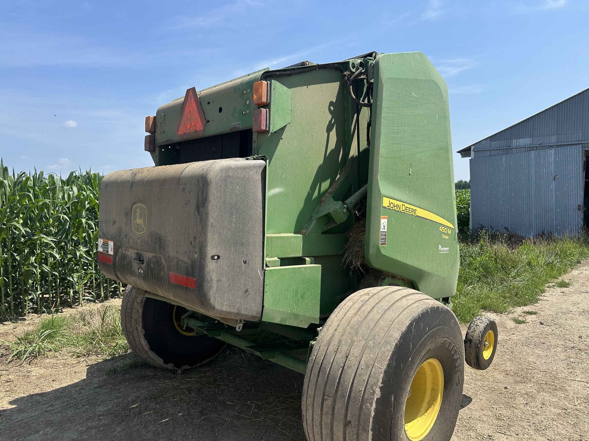 2018 John Deere 450M Image 3