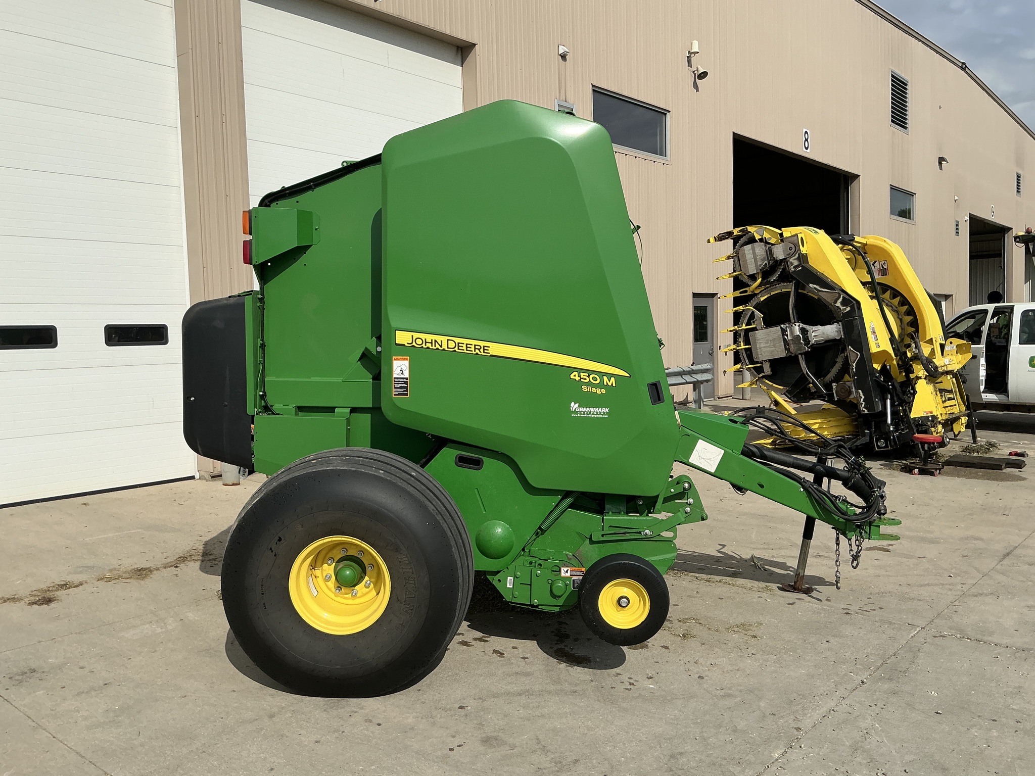 2018 John Deere 450M Image 3