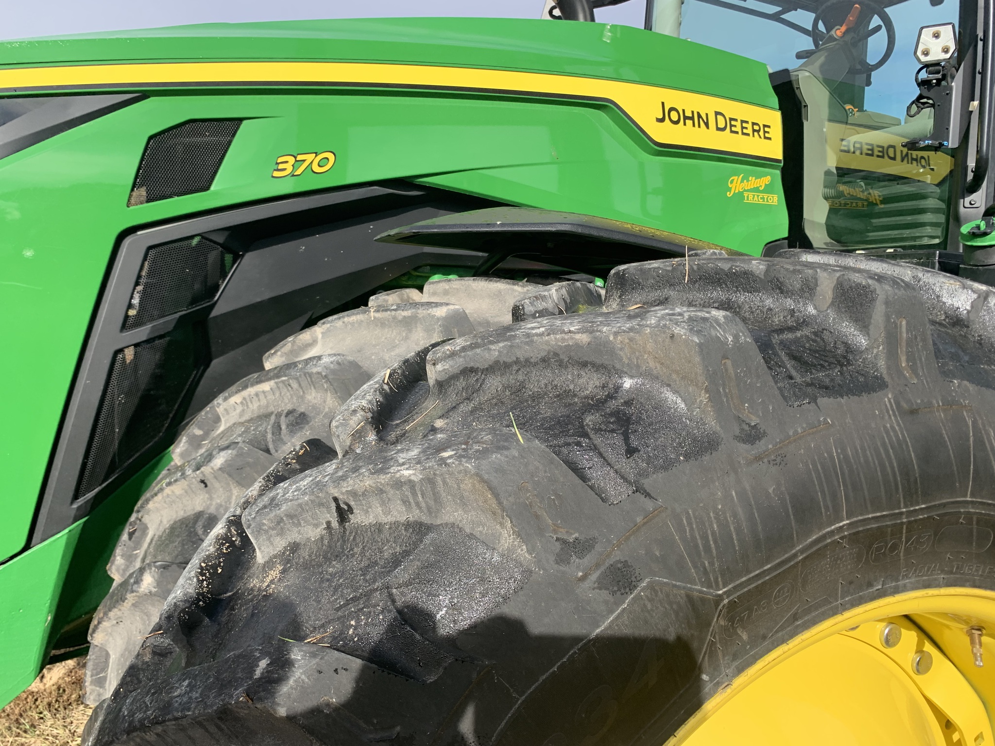  2022 John Deere 8R 370 at Heritage Tractor in Seneca, KS
