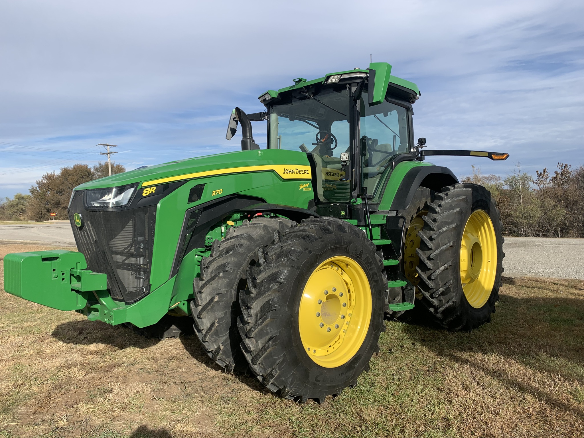  2022 John Deere 8R 370 at Heritage Tractor in Seneca, KS