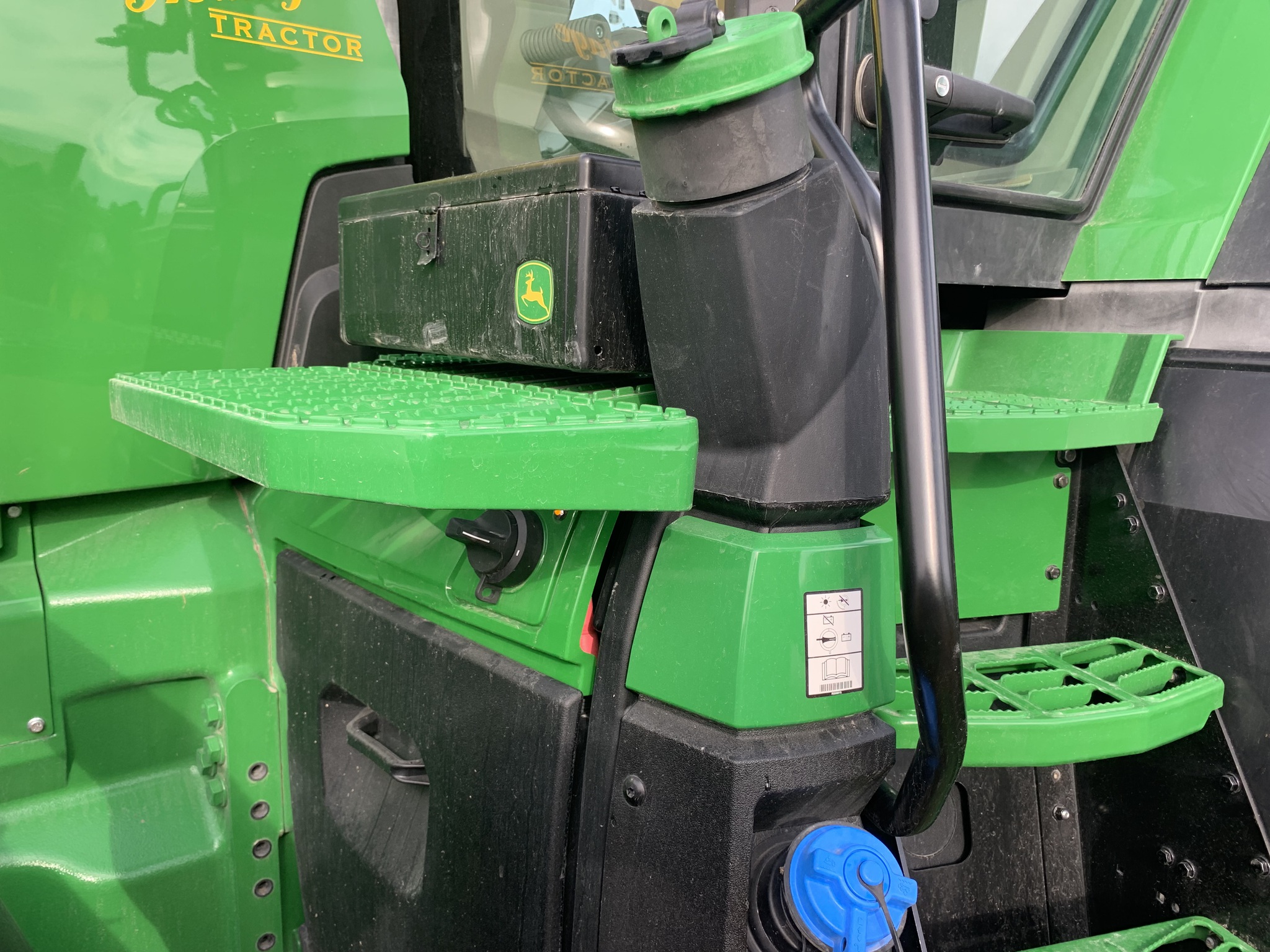  2022 John Deere 8R 370 at Heritage Tractor in Seneca, KS
