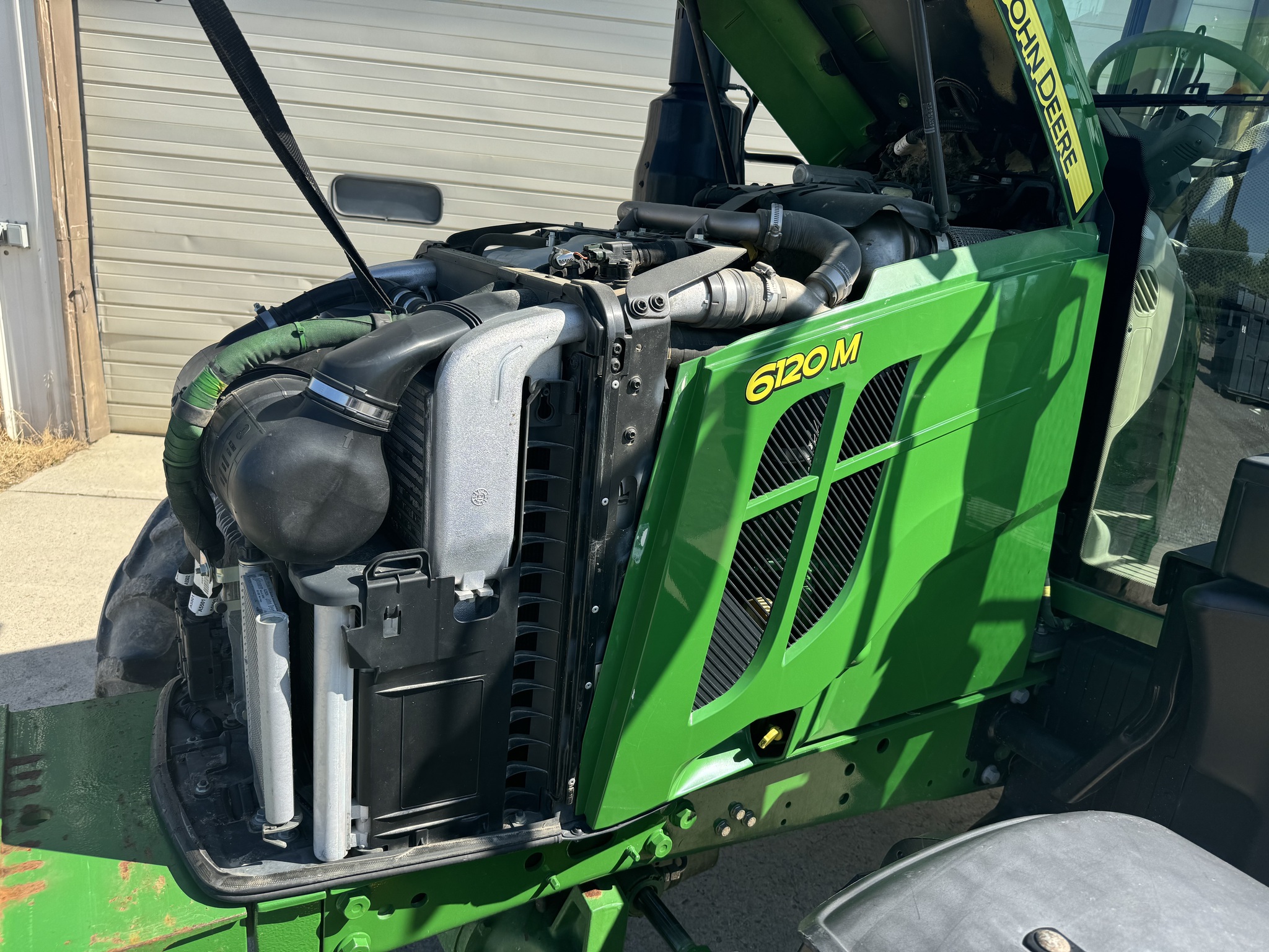 2020 John Deere 6120M Image 5