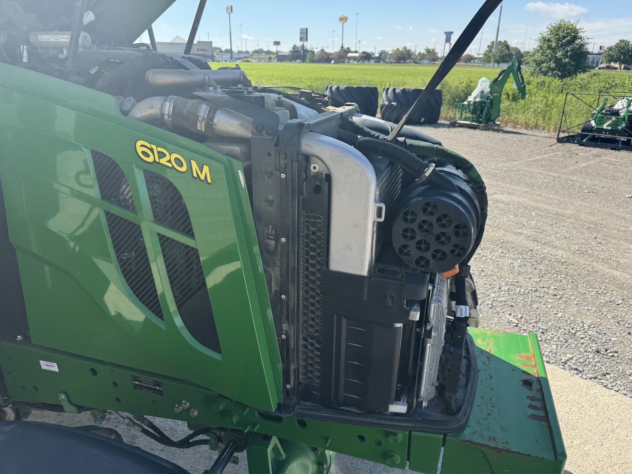 2020 John Deere 6120M Image 7