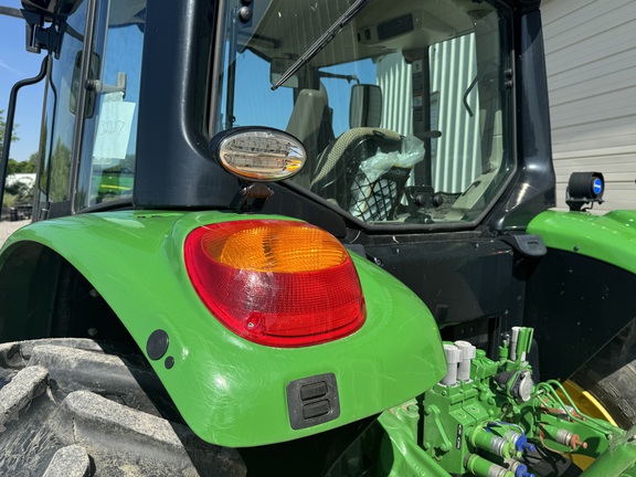 2020 John Deere 6120M Picture 12 2020 John Deere 6120M-12
