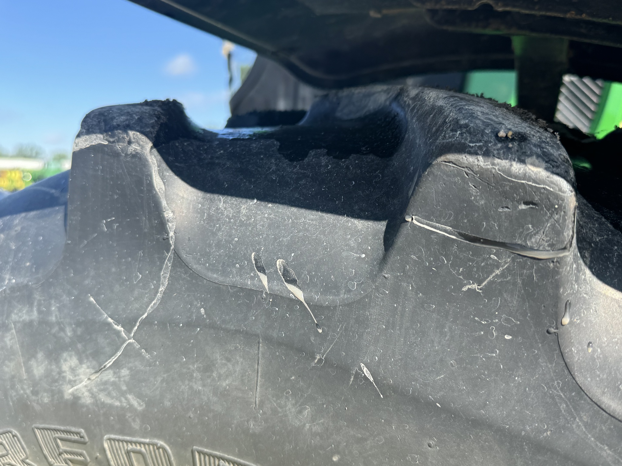 2020 John Deere 6120M Image 9
