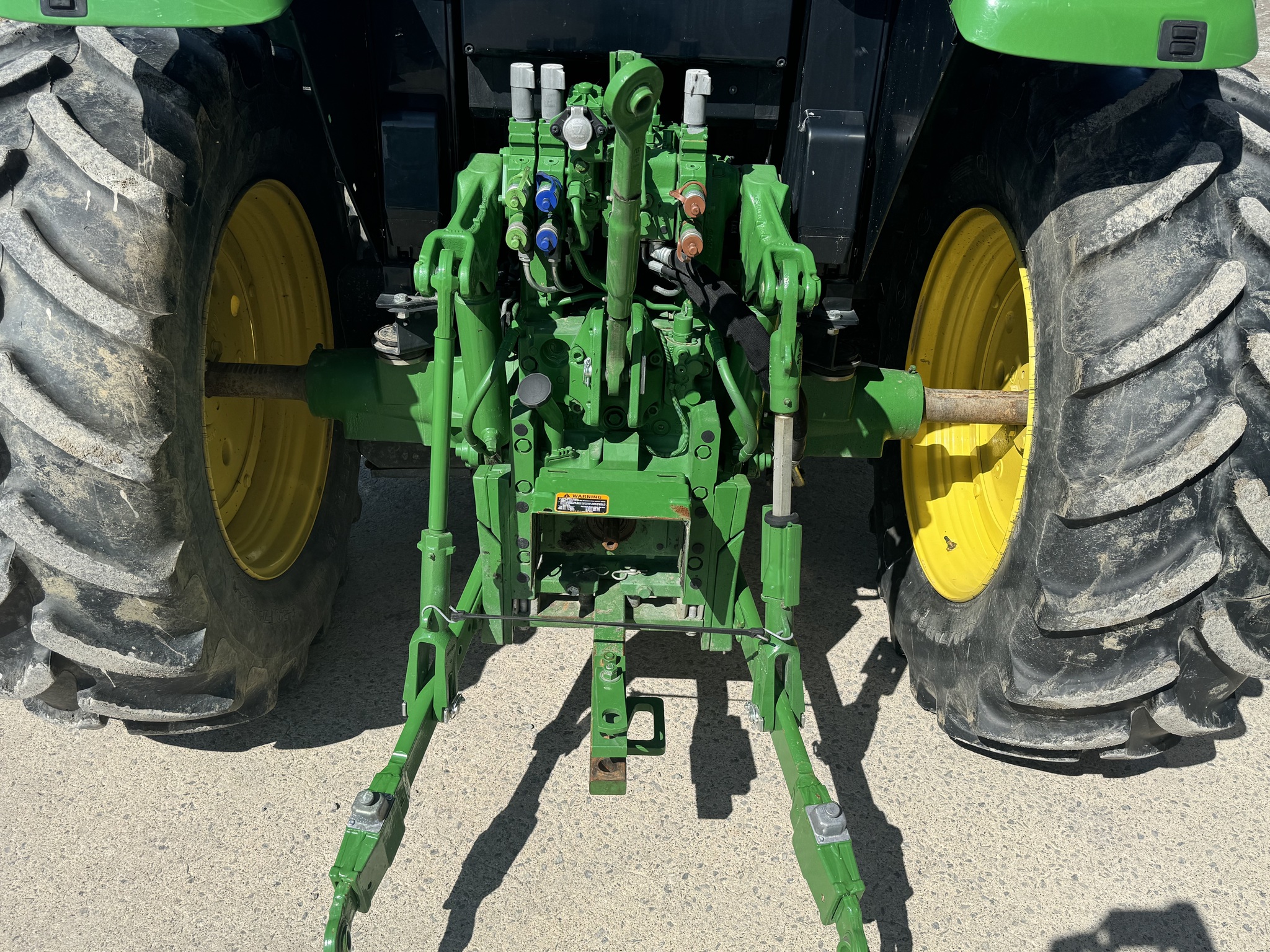 2020 John Deere 6120M Image 15