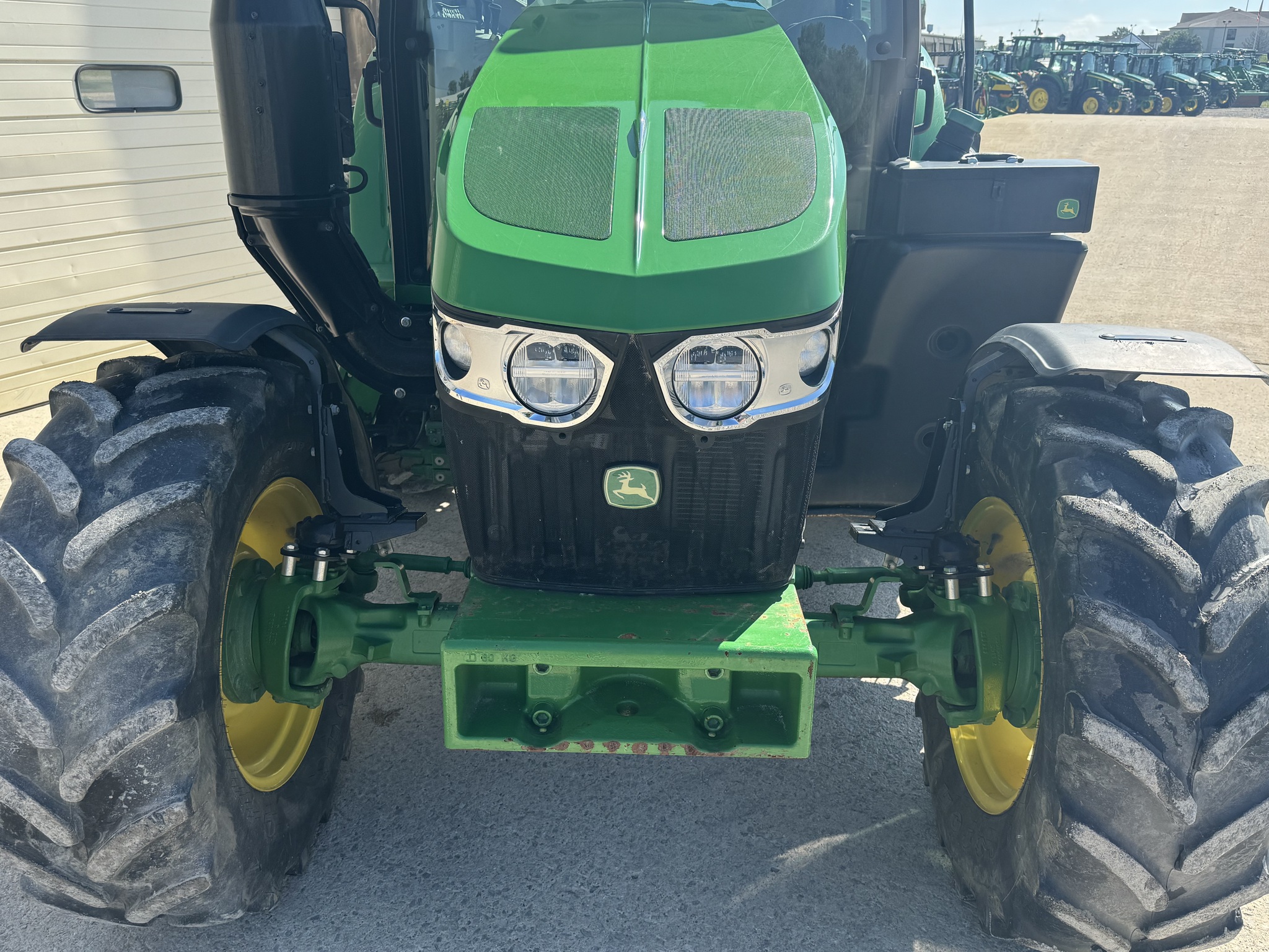 2020 John Deere 6120M Image 17