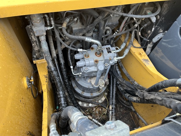 2022 John Deere 210G
