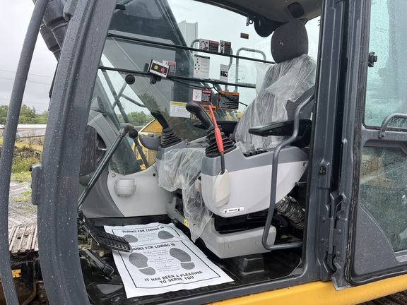 2022 John Deere 210G