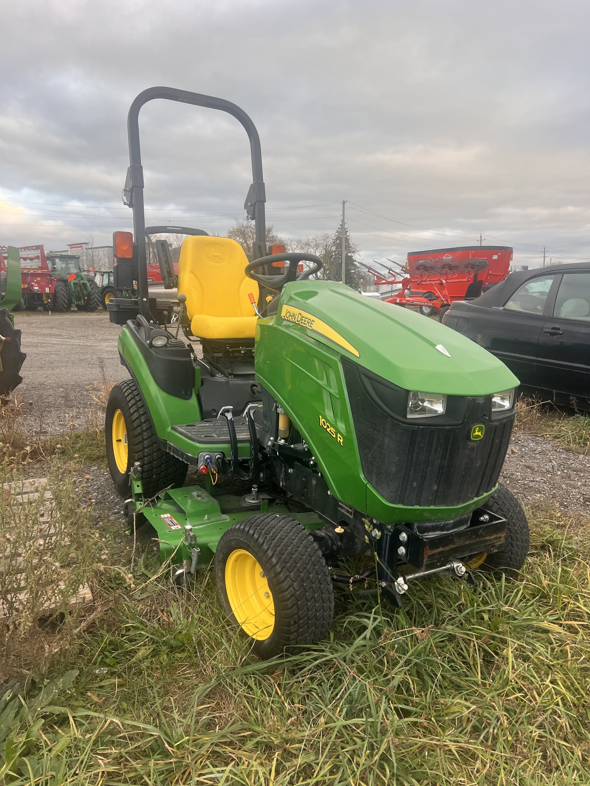 2017 John Deere 1025R Image 5