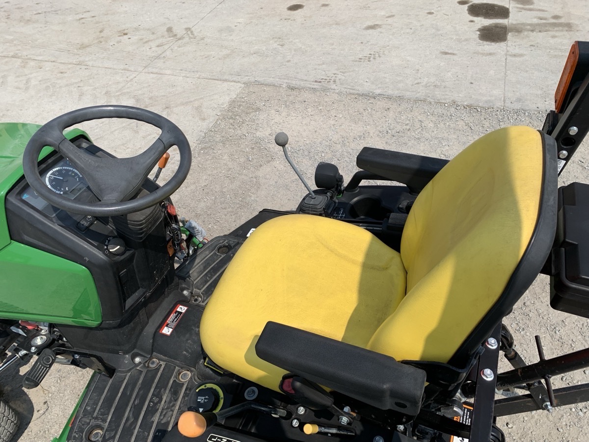 2017 John Deere 1025R Image 5