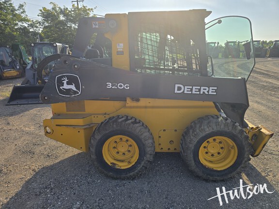Photo of 2022 John Deere 320G