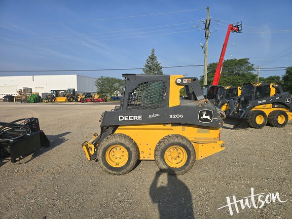 Photo of 2022 John Deere 320G