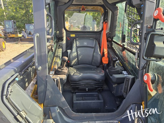 Photo of 2022 John Deere 320G