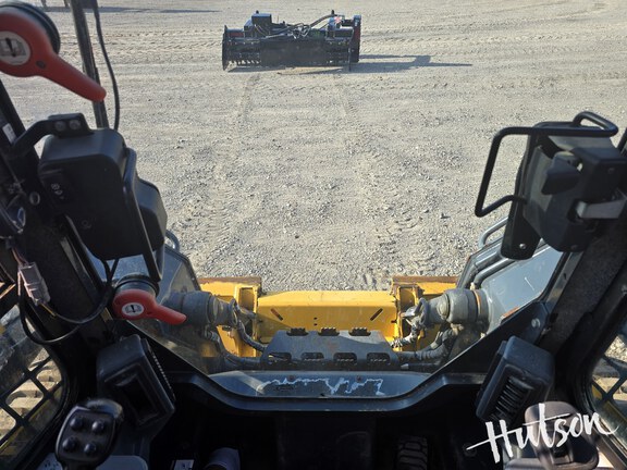 Photo of 2022 John Deere 320G