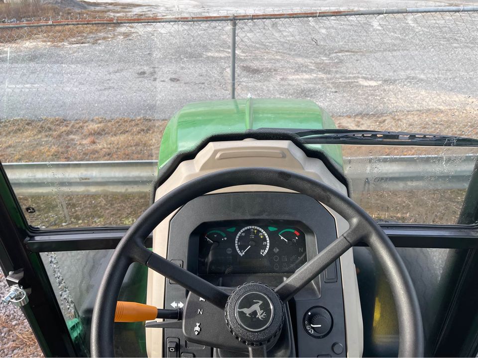 2023 John Deere 5075E Image 7