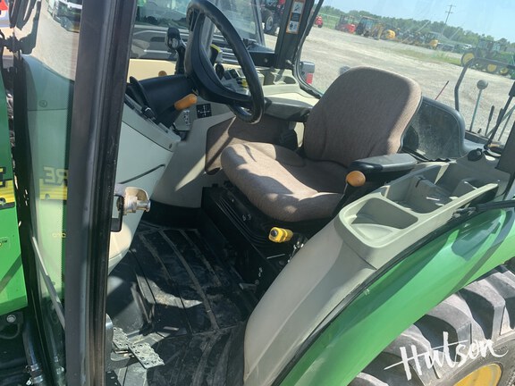 Photo of 2011 John Deere 3720