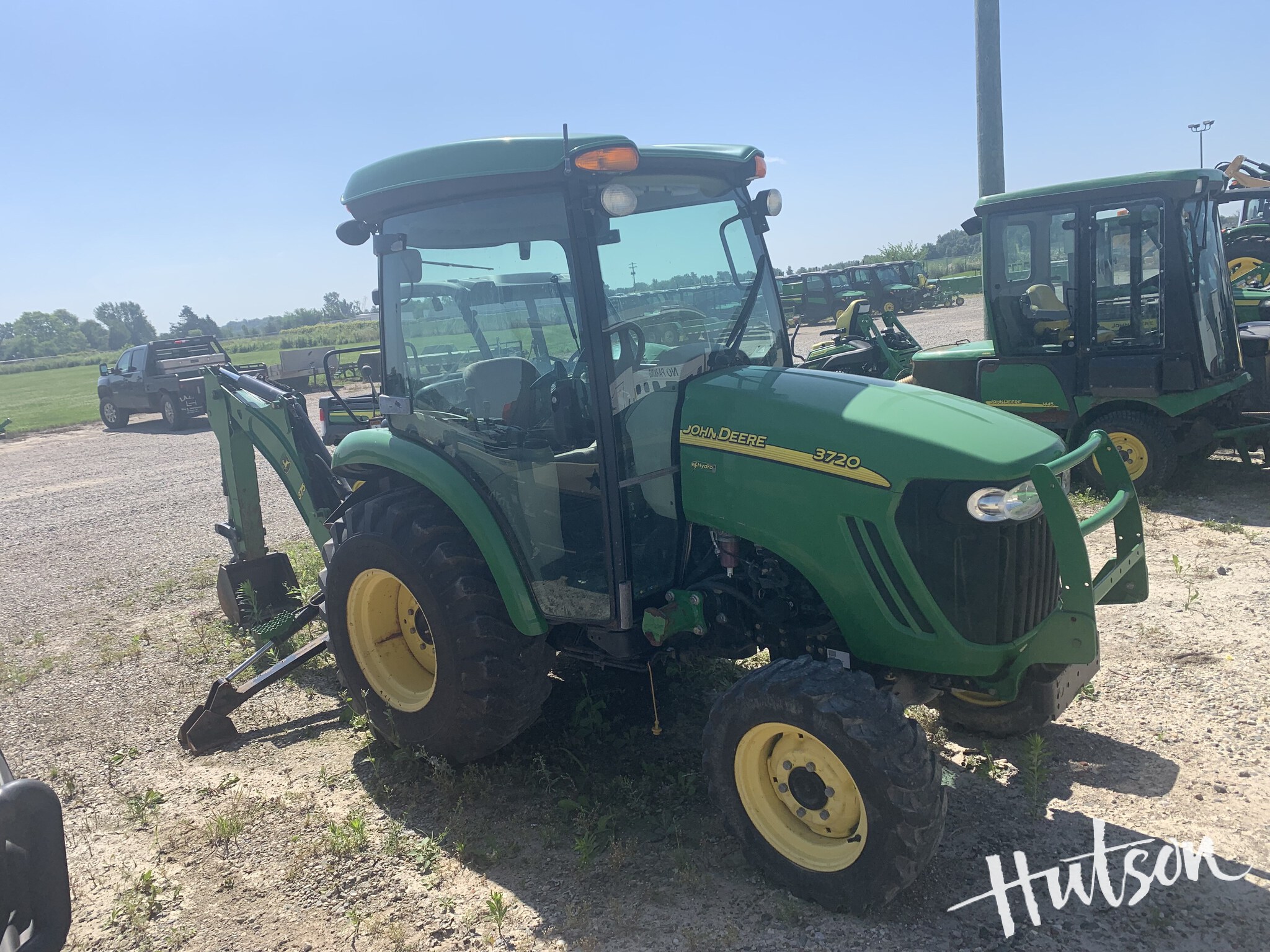 2011 John Deere 3720