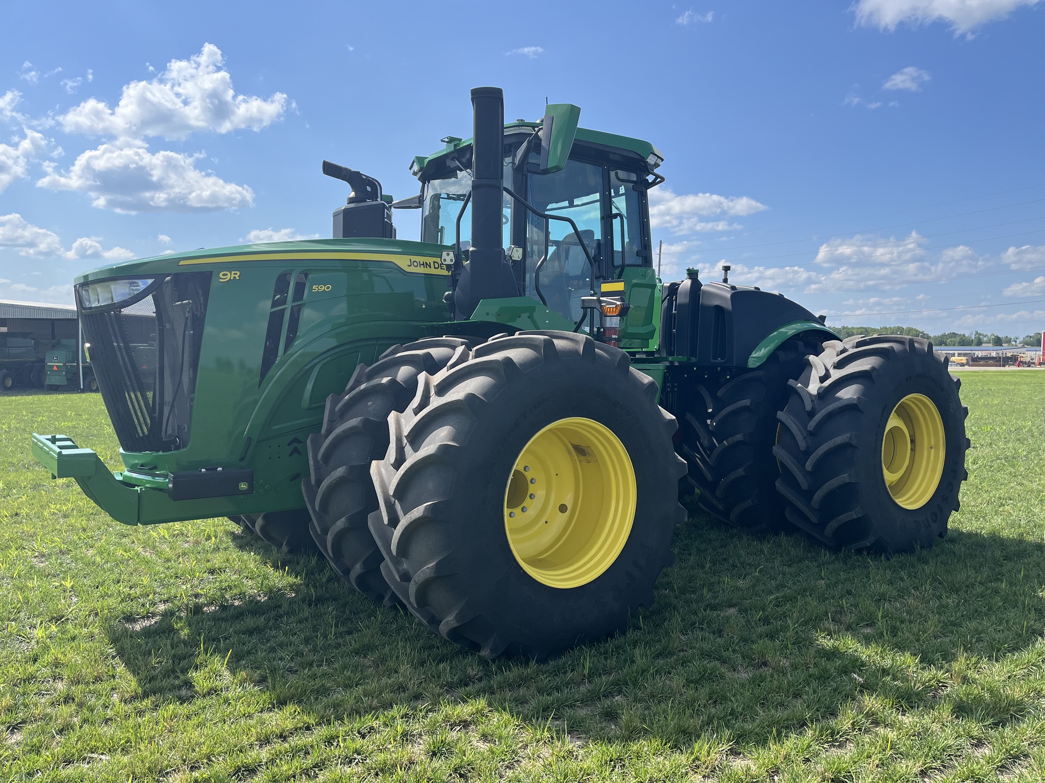  2022 John Deere 9R 590 at Heritage Tractor in Princeton, IL