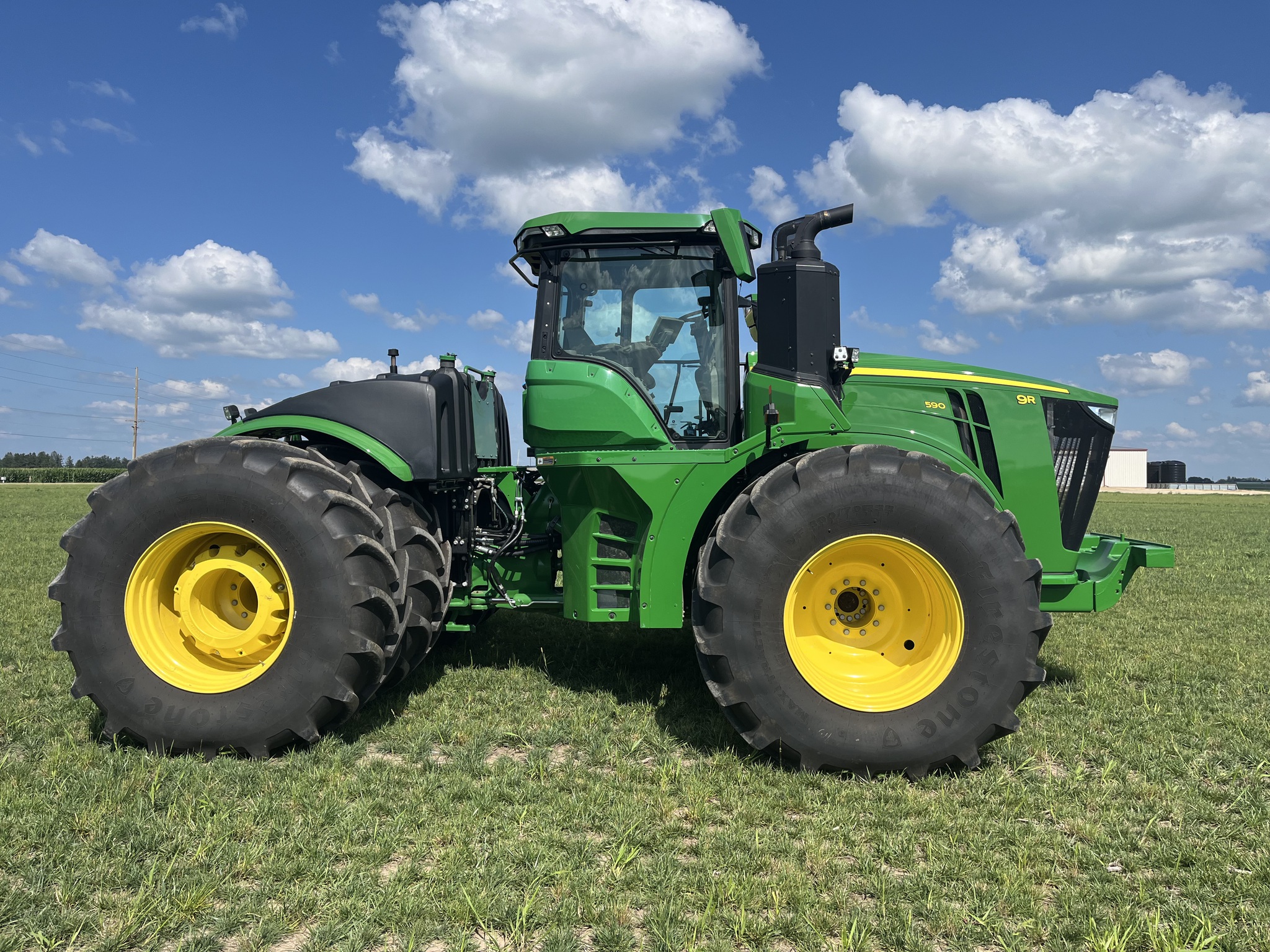  2022 John Deere 9R 590 at Heritage Tractor in Princeton, IL